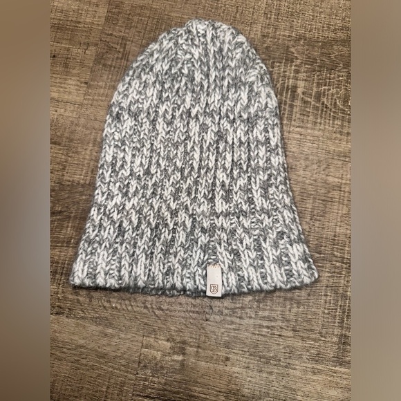 Brixton Accessories - Brixton Beanie gray and white women’s preowned great shape